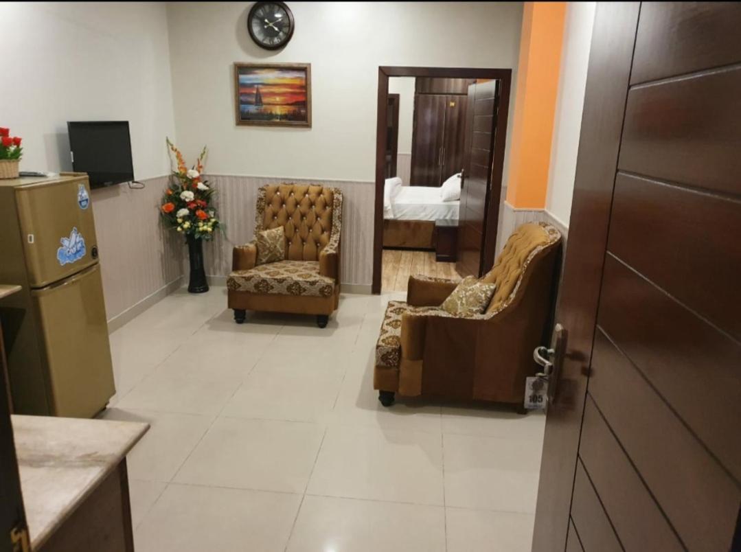 Hak Mall Suites And Apartments Rawalpindi Luaran gambar