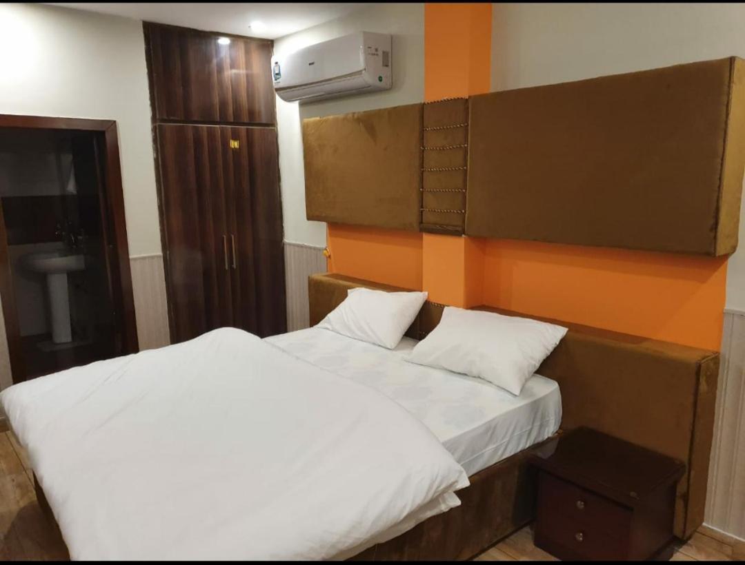 Hak Mall Suites And Apartments Rawalpindi Luaran gambar