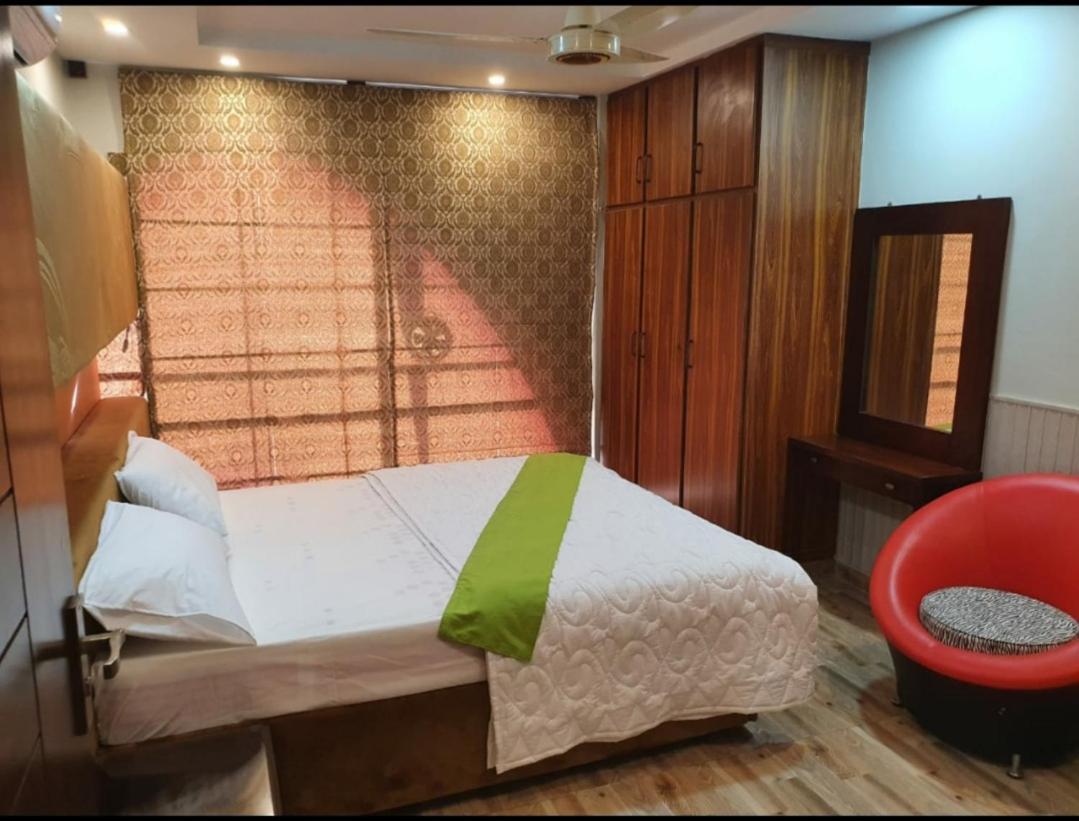 Hak Mall Suites And Apartments Rawalpindi Luaran gambar