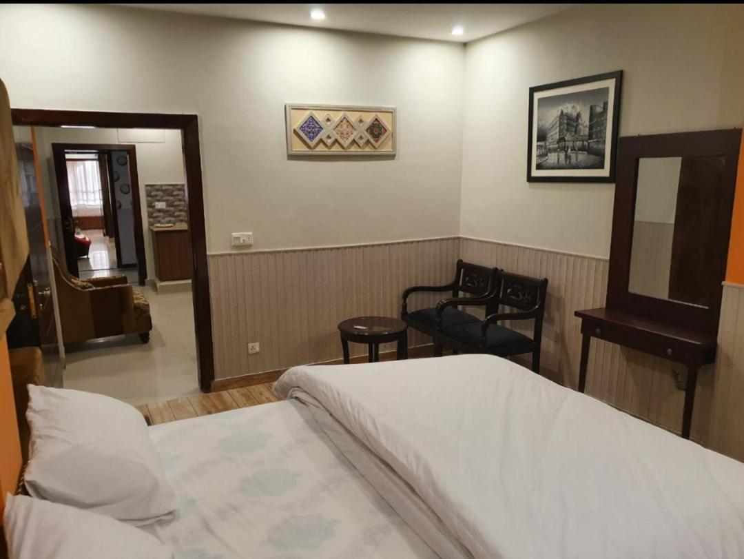 Hak Mall Suites And Apartments Rawalpindi Luaran gambar