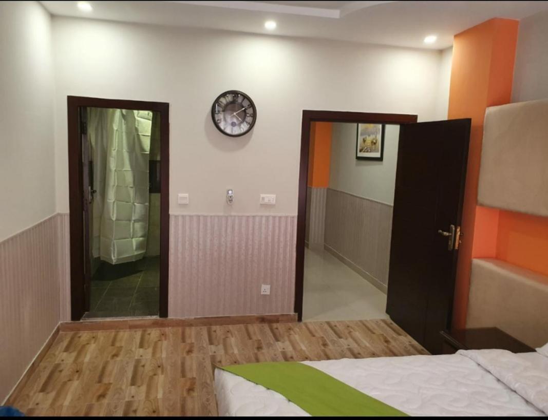 Hak Mall Suites And Apartments Rawalpindi Luaran gambar