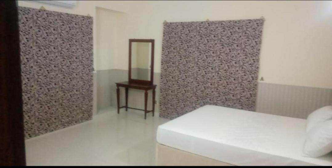 Hak Mall Suites And Apartments Rawalpindi Luaran gambar