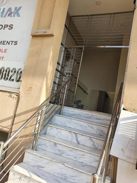 Hak Mall Suites And Apartments Rawalpindi Luaran gambar